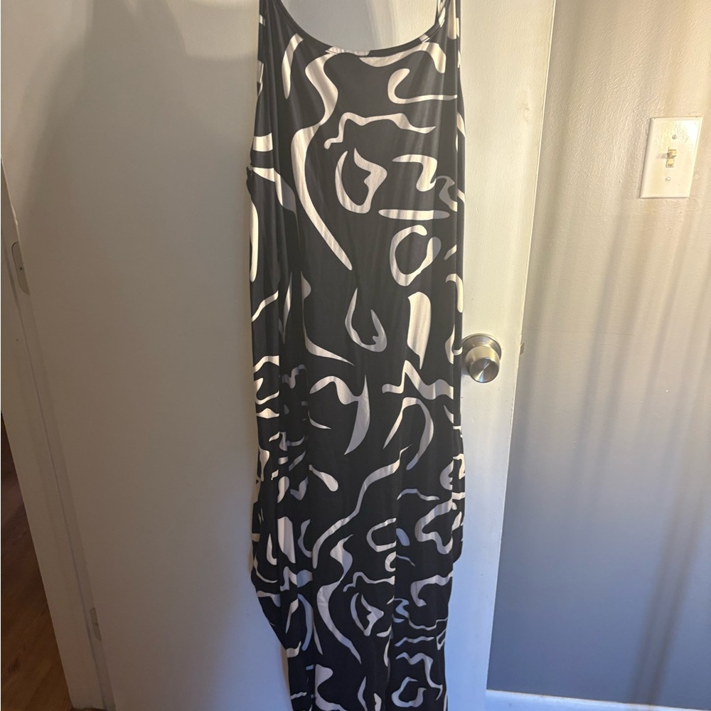 SHEIN Black and White Abstract Maxi Dress